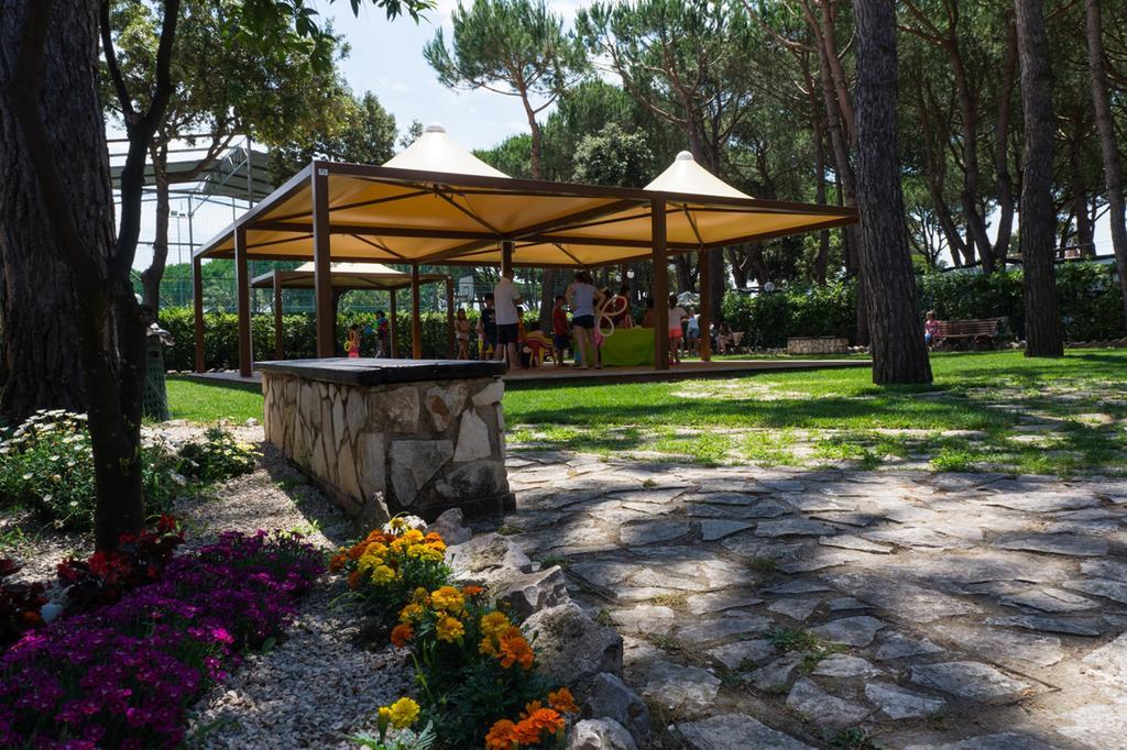 Holiday Village Fondi Luaran gambar