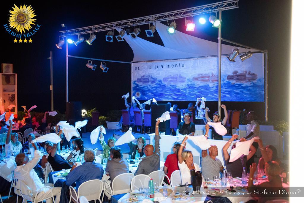 Holiday Village Fondi Luaran gambar