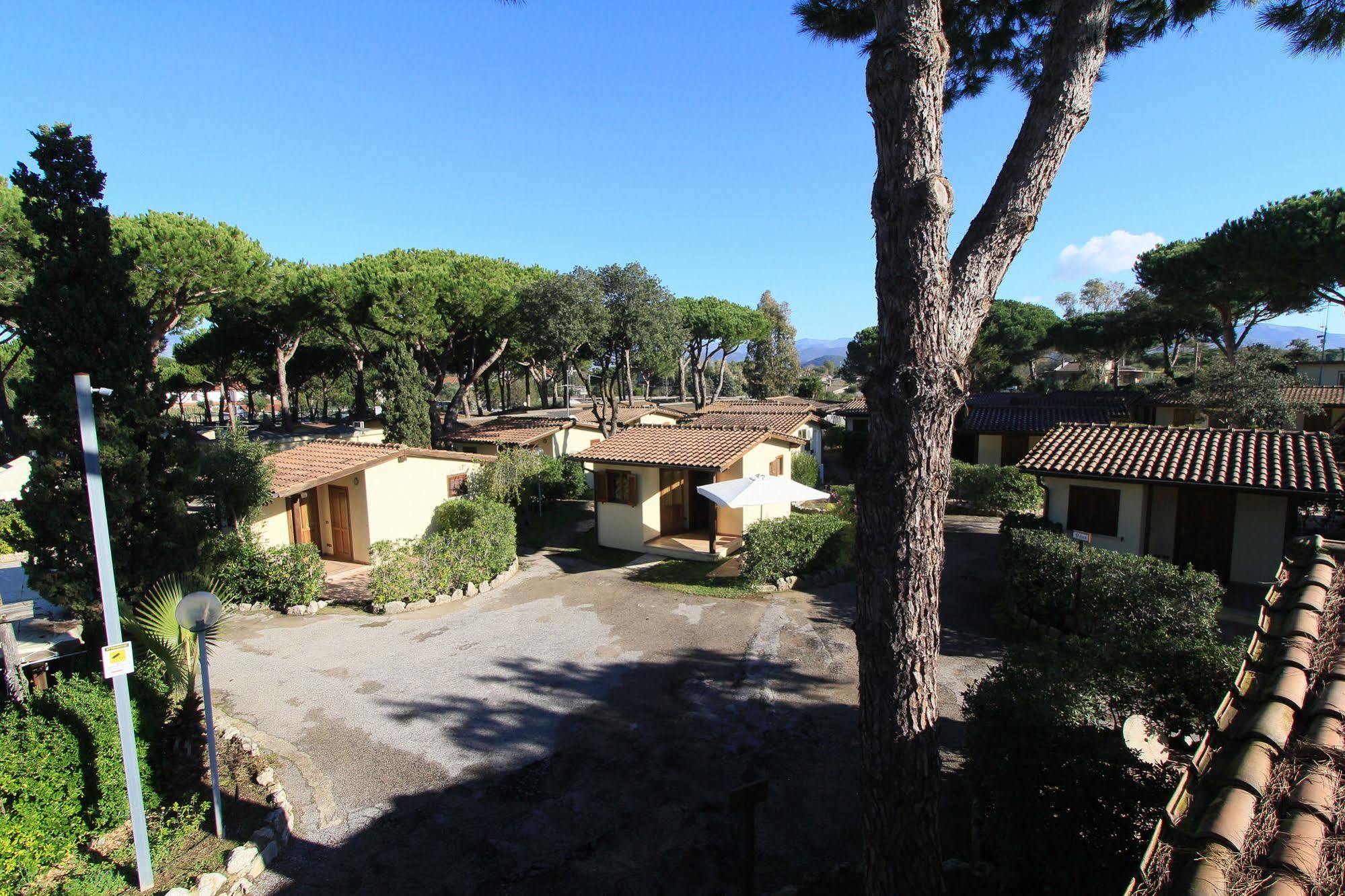 Holiday Village Fondi Luaran gambar