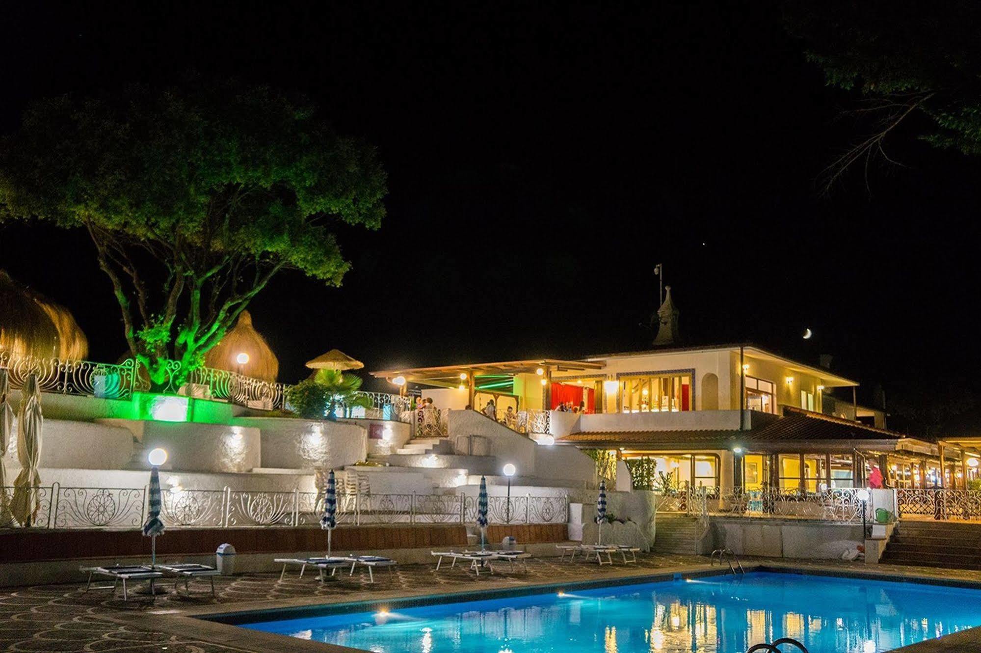Holiday Village Fondi Luaran gambar