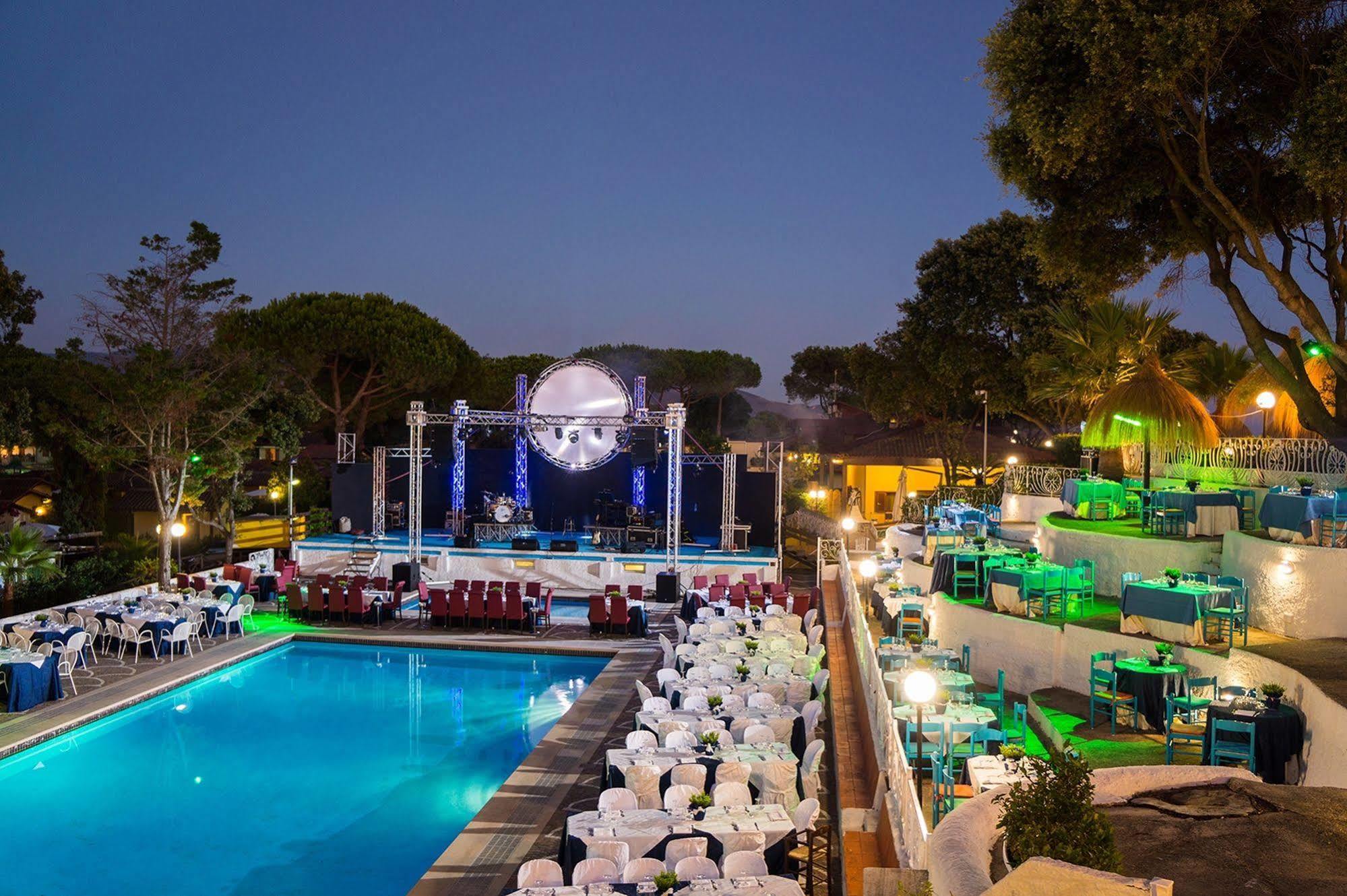 Holiday Village Fondi Luaran gambar